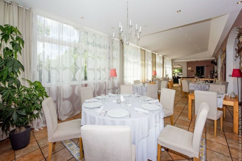 Hotel H�tel La Magnanerie, C�t� Bistro