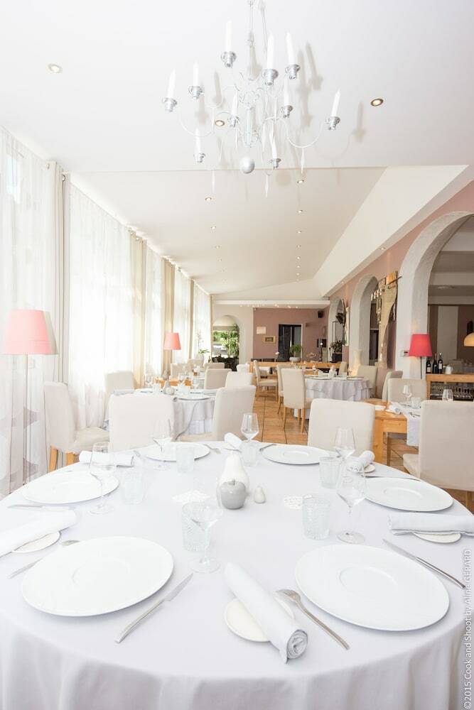 Hotel H�tel La Magnanerie, C�t� Bistro