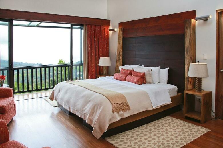 Hotel Poas Volcano Lodge
