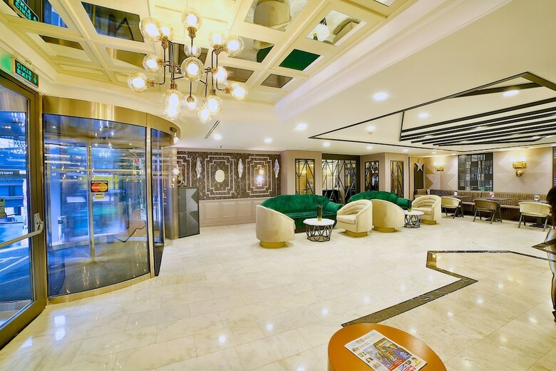 Lion Hotel