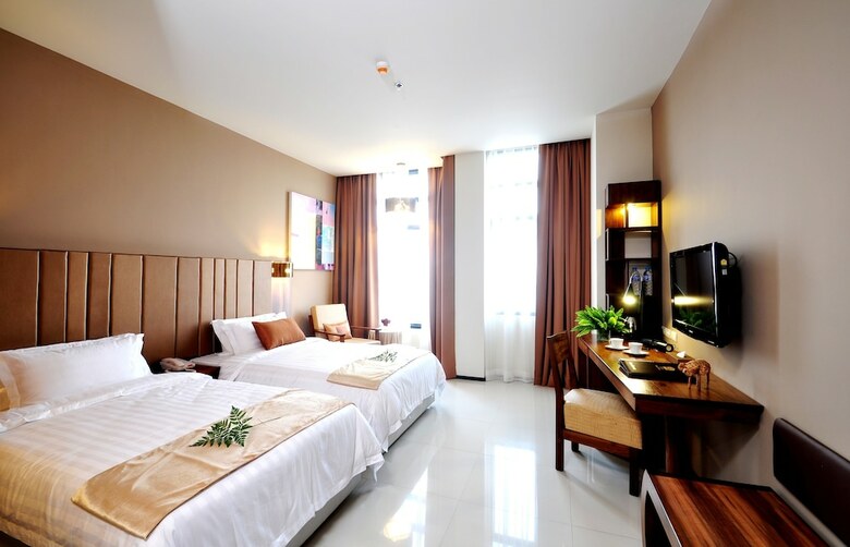 Grand Howard Hotel