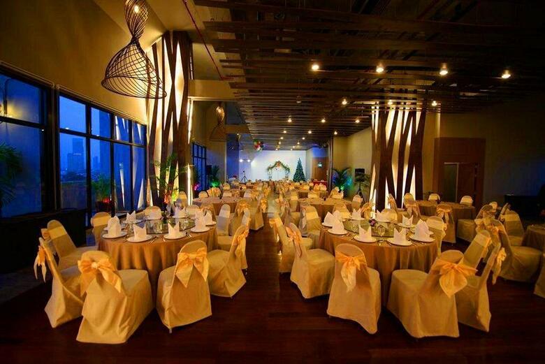 Grand Howard Hotel
