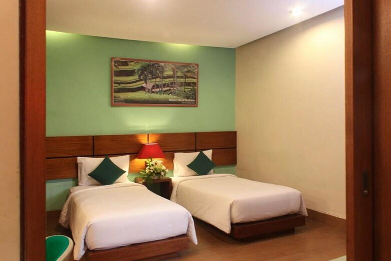 Hotel The Green Zhurga Suites