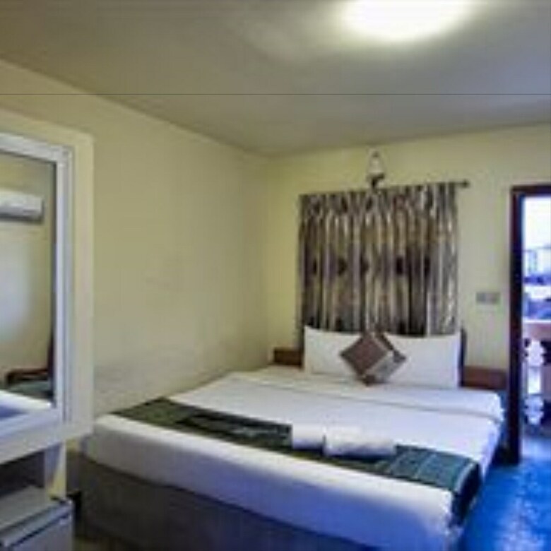 G Eleven Hotel