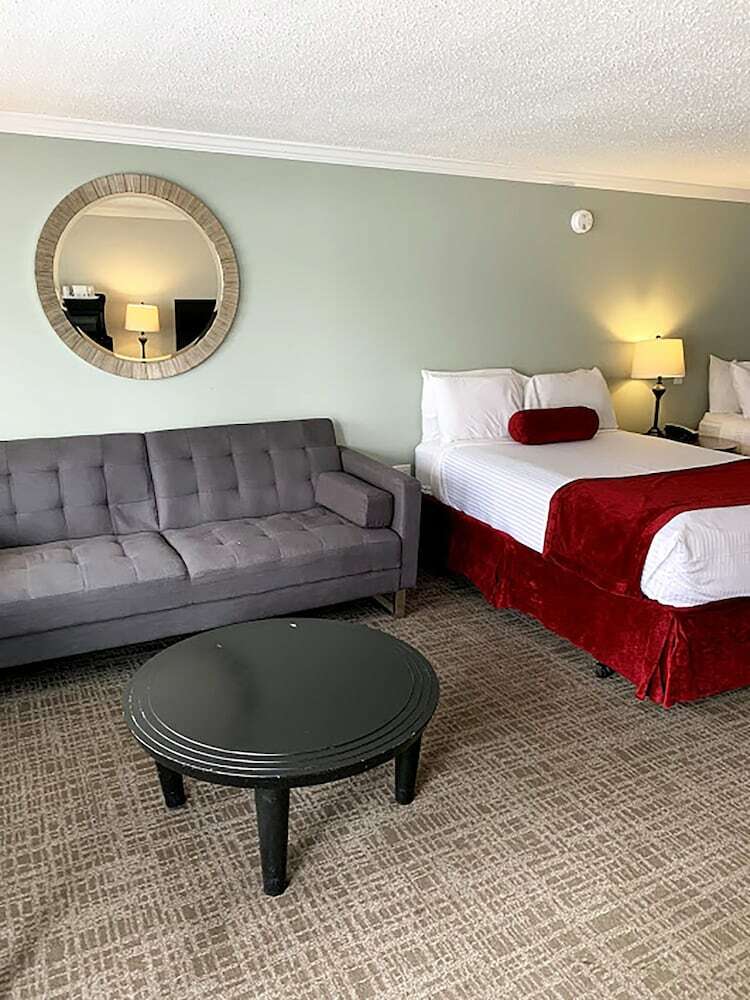 Motel Cape Cod Family Resort And Inflatable Park