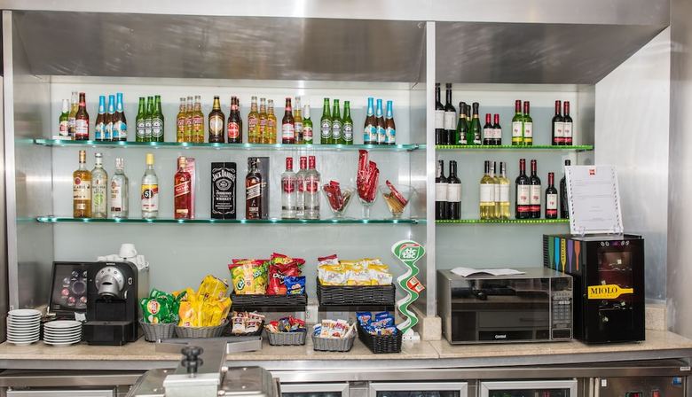 Ibis Copacabana Posto 2 Hotel