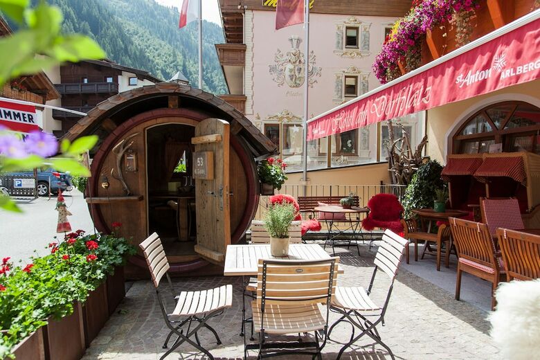 Hotel Am Dorfplatz Suites - Adults Only