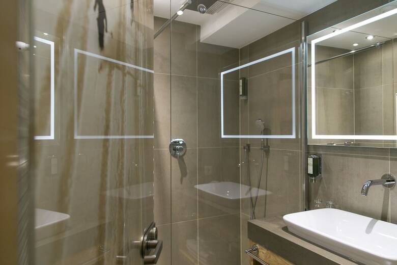 Hotel Am Dorfplatz Suites - Adults Only