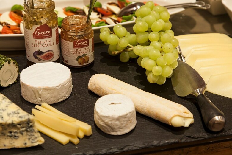Hotel Am Dorfplatz Suites - Adults Only