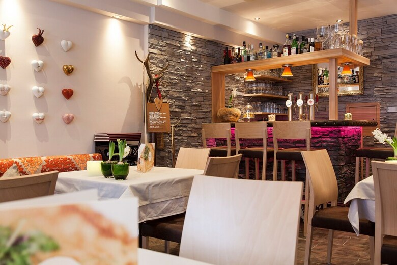 Hotel Am Dorfplatz Suites - Adults Only