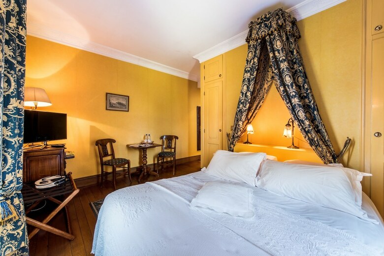 Hotel Ch�teau de La Tour Du Puits
