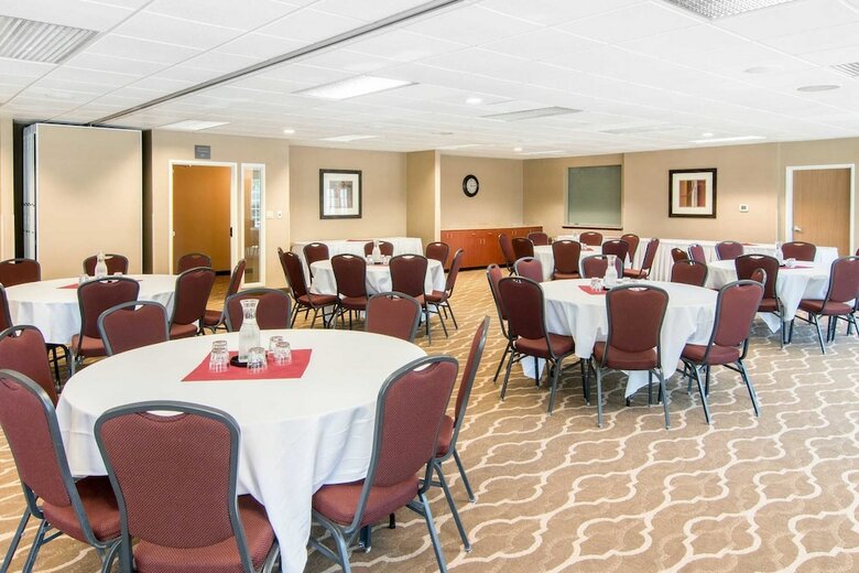 Hotel Comfort Suites Linn County