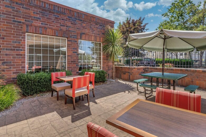 Hotel Comfort Suites Linn County