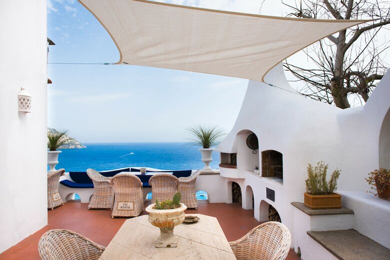 La Casa Di Peppe Guest House & Villa