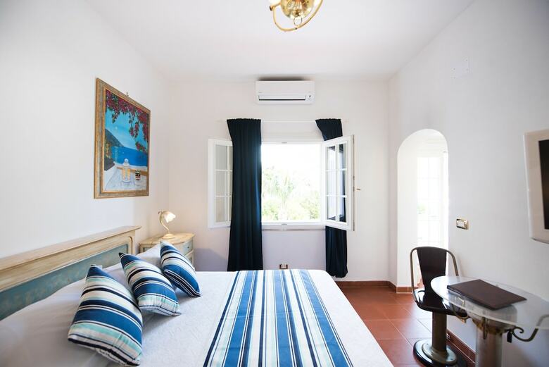 La Casa Di Peppe Guest House & Villa