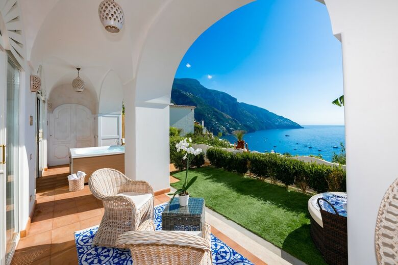 La Casa Di Peppe Guest House & Villa