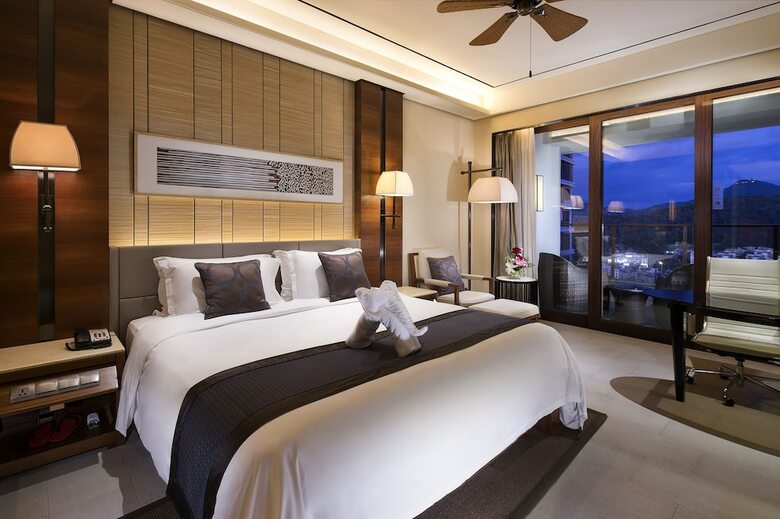 Hotel Crowne Plaza Sanya City Center