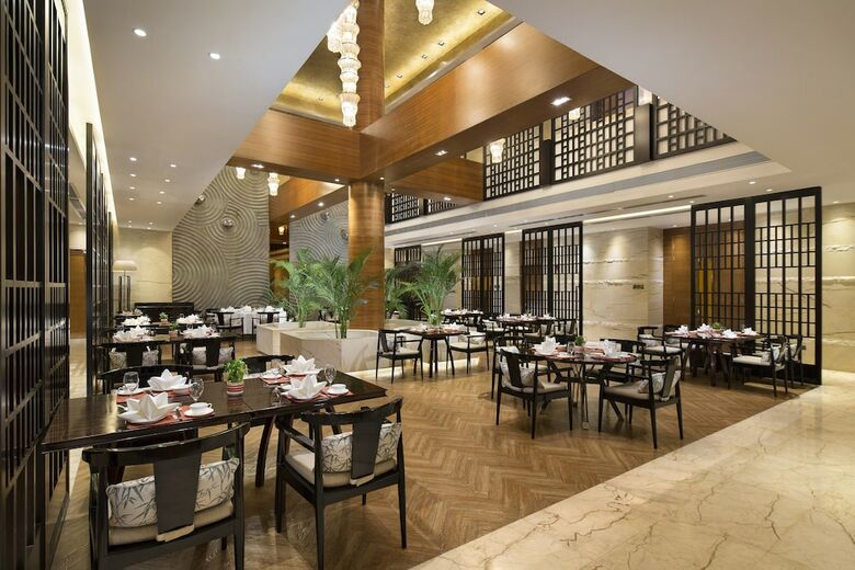Hotel Crowne Plaza Sanya City Center