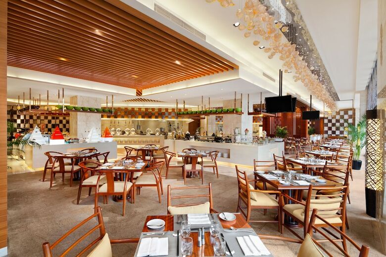 Hotel Crowne Plaza Sanya City Center