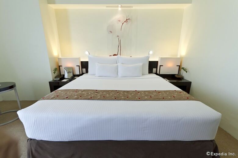 Waterfront Cebu City Hotel & Casino