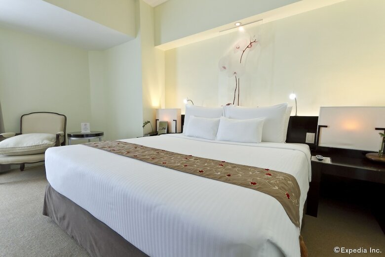 Waterfront Cebu City Hotel & Casino