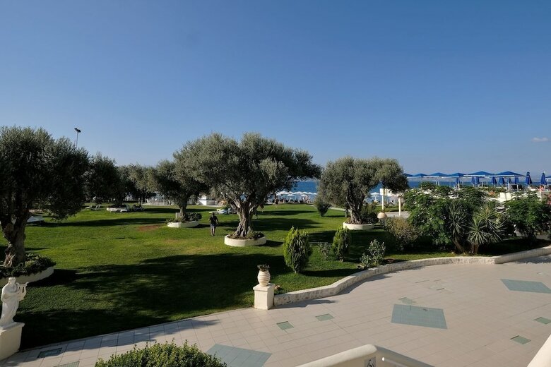 Hotel Bomo Palmariva Beach