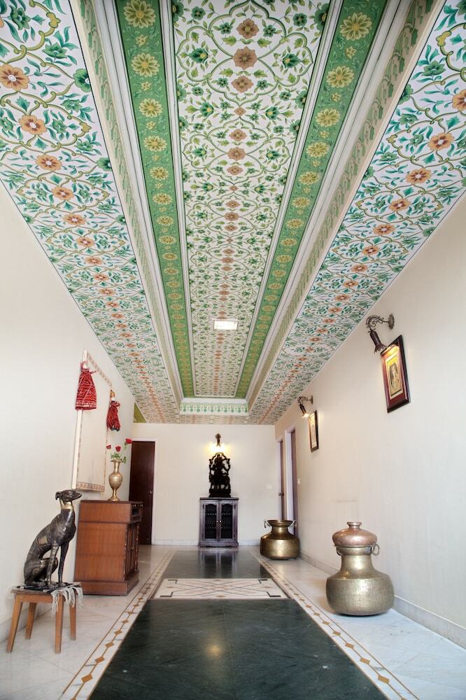 Hotel Anuraag Villa