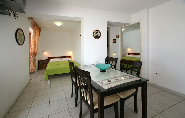Hotel Kapetanos Rooms
