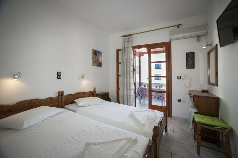 Hotel Kapetanos Rooms
