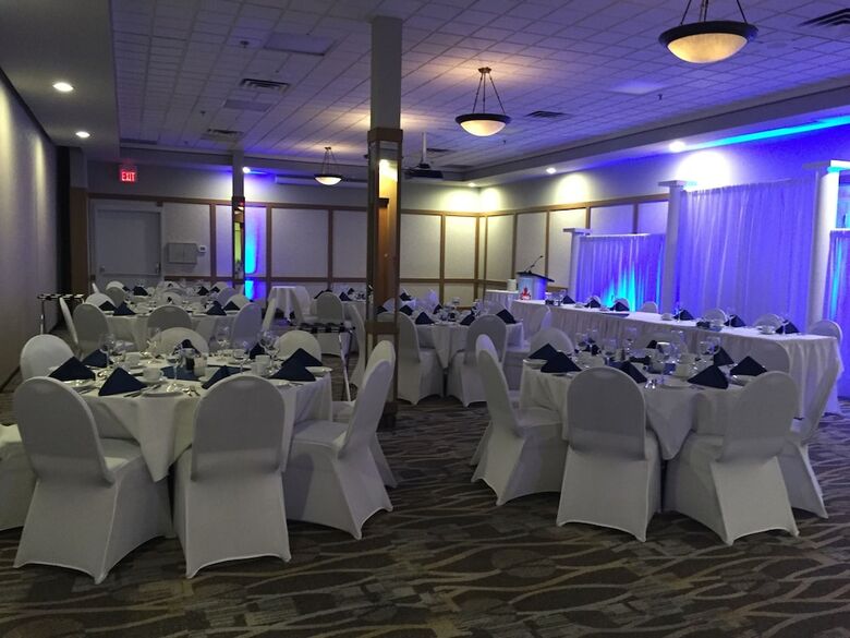 Hotel Canad Inns Destination Centre Transcona