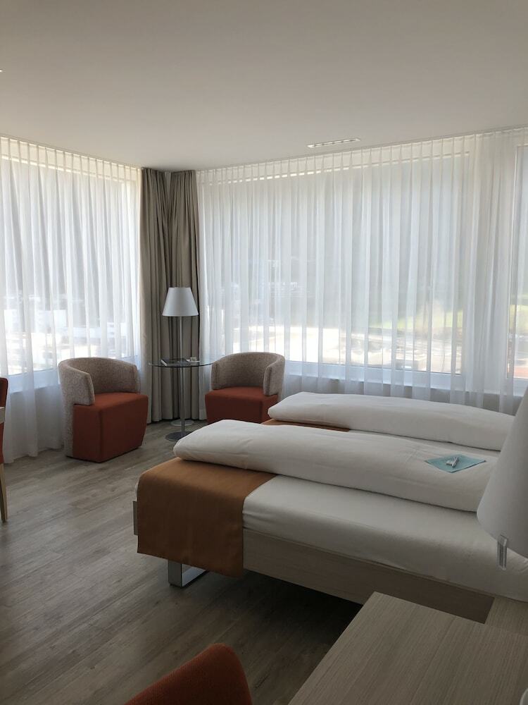 City West Hotel & Restaurant
