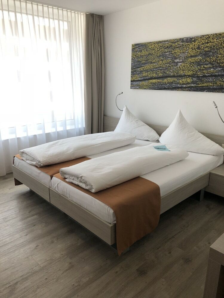 City West Hotel & Restaurant