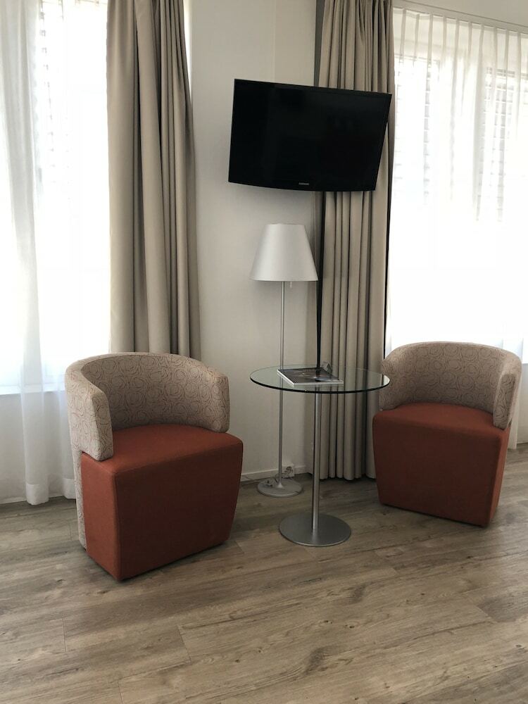 City West Hotel & Restaurant