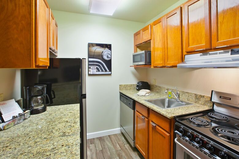 Hotel Towneplace Suites By Marriott Detroit Dearborn