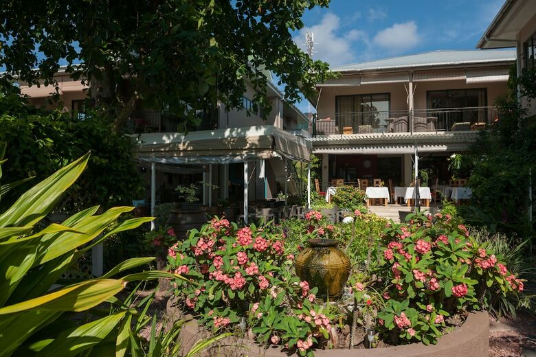 Le Repaire - Boutique Hotel & Restaurant