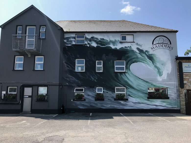 Hotel Maddens Bridge Bar & Guesthouse