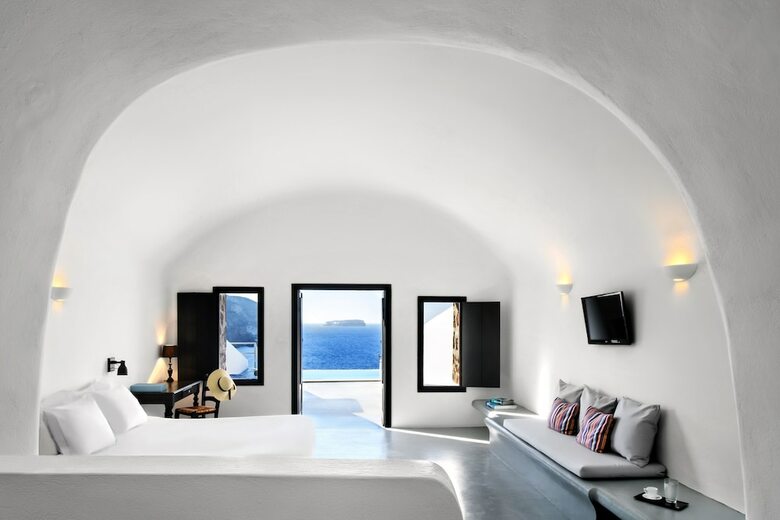 Ambassador Aegean Luxury Hotel And Suites