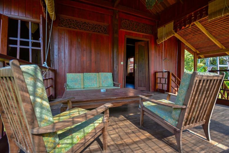 Hotel Rajabori Villas