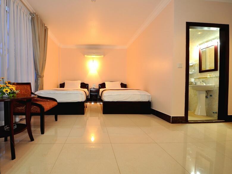 Jun Yue Hotel