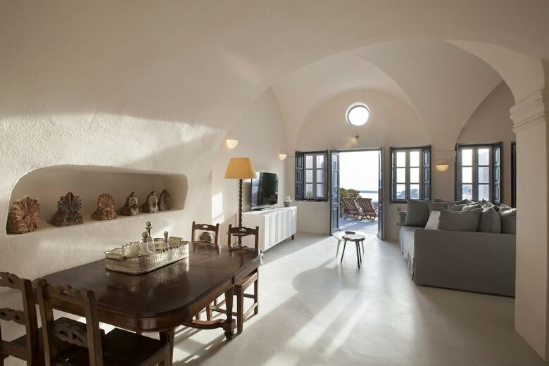 Hotel Ikies Santorini