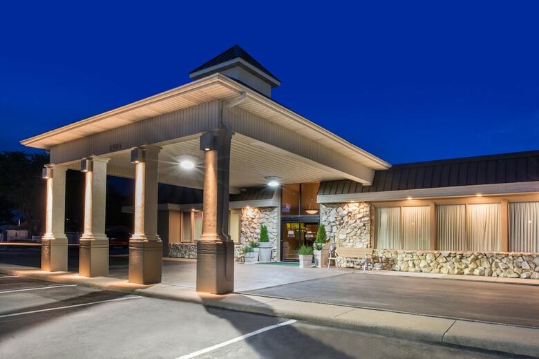 Hotel Ramada By Wyndham Midtown Grand Island