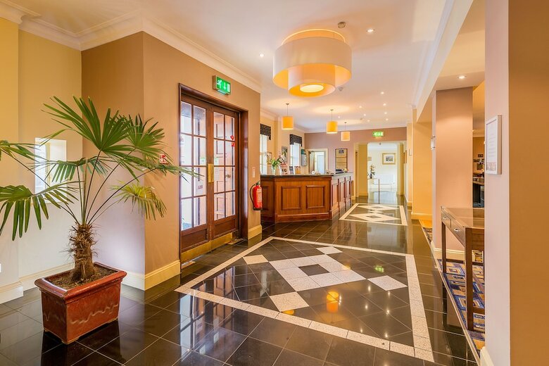 Ramada By Wyndham Loughborough Hotel