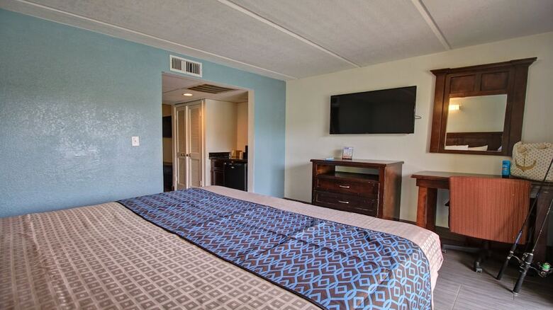 Windwater Hotel & Marina