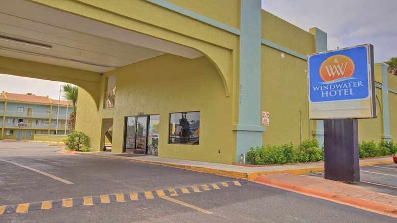 Windwater Hotel & Marina