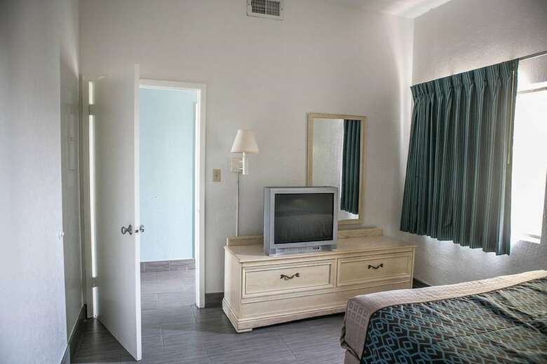 Windwater Hotel & Marina