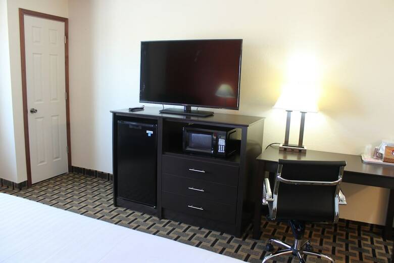 Hotel Americinn By Wyndham West Burlington
