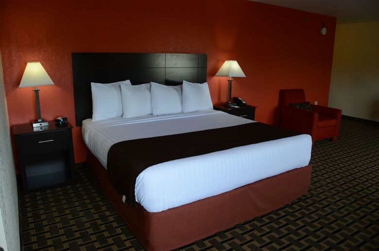 Hotel Americinn By Wyndham West Burlington
