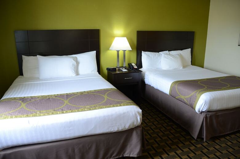 Hotel Americinn By Wyndham West Burlington