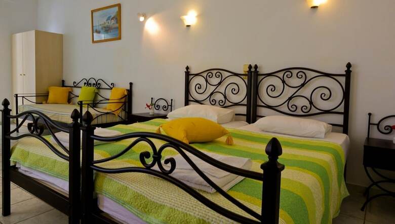 Bed & Breakfast Rooms & Apartments Archontou