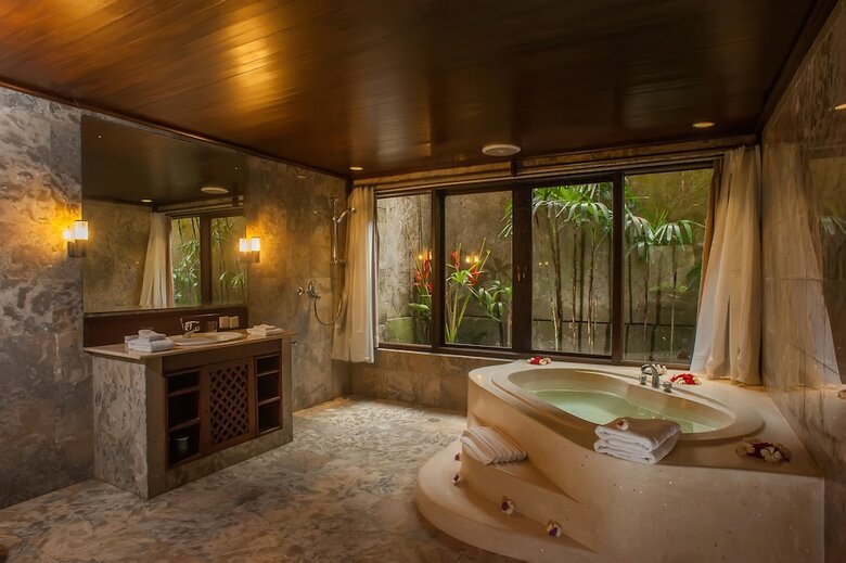 Hotel The Kampung Resort Ubud